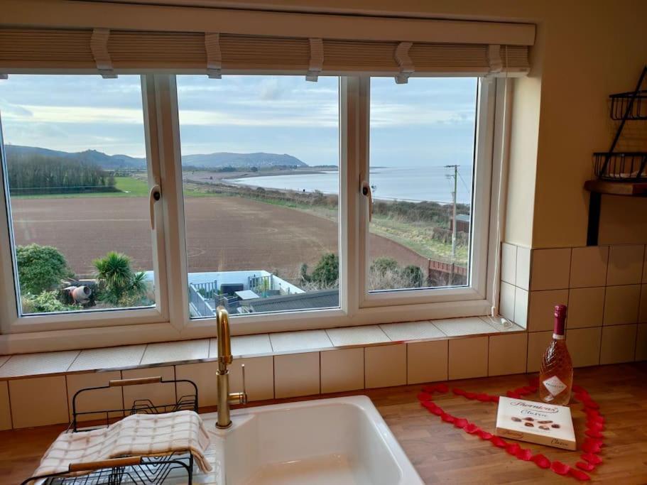 Blue Anchor House - Seaview, Hot Tub Apartments Zewnętrze zdjęcie